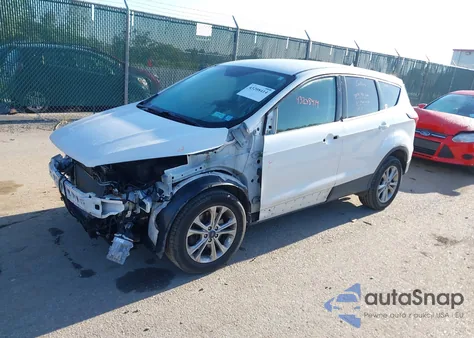 2019 Ford Escape Se z USA, uszkodzony, nr VIN 1FMCU9GD8KUA57939